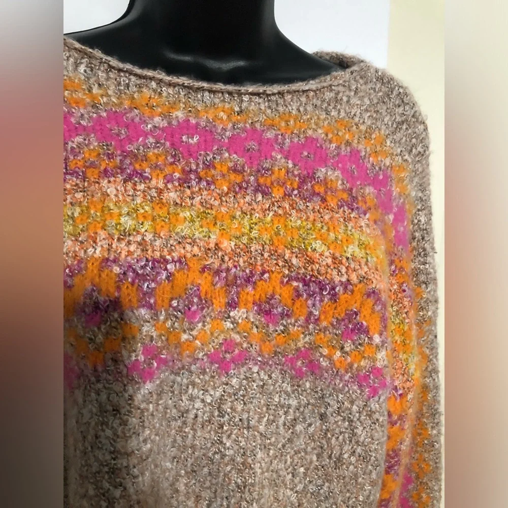 Free People snowflake tan colorblock fuzzy style sweater size‎ large brand new